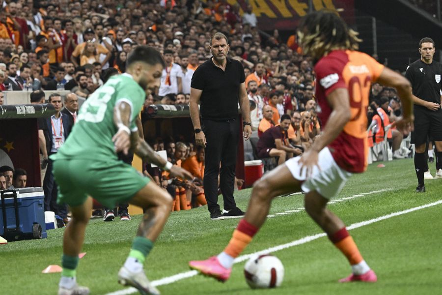 Okan Buruk ne yaptıysa olmadı! 20 milyon euro'luk yıldız orta yapamıyor 5