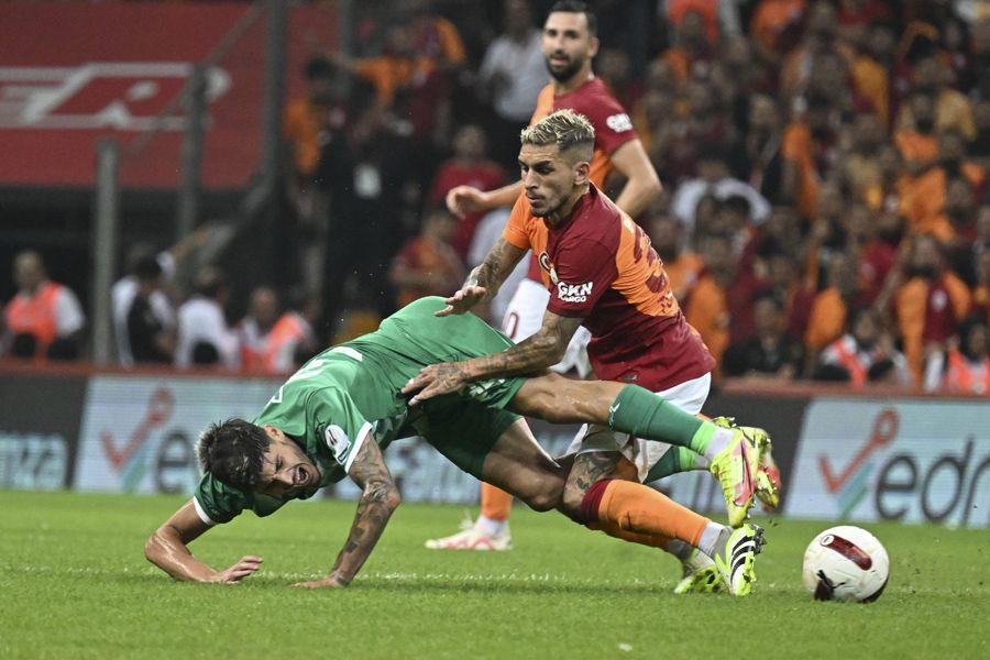 Okan Buruk ne yaptıysa olmadı! 20 milyon euro'luk yıldız orta yapamıyor 7