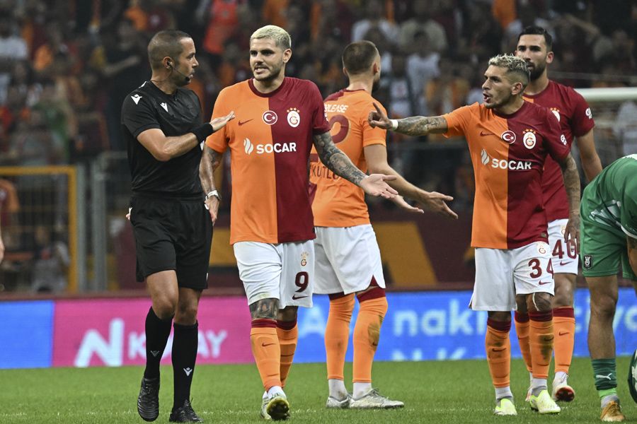Okan Buruk ne yaptıysa olmadı! 20 milyon euro'luk yıldız orta yapamıyor 10