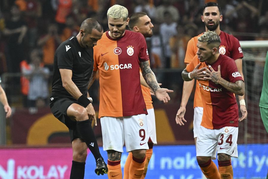 Okan Buruk ne yaptıysa olmadı! 20 milyon euro'luk yıldız orta yapamıyor 11