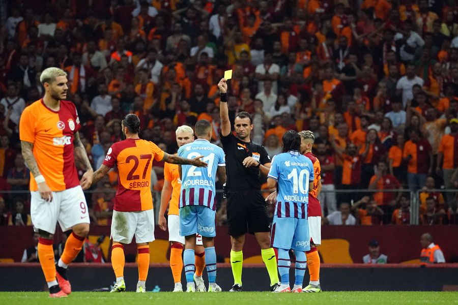 Montella'dan Dursun Özbek'e 10 milyon euro'luk kıyak! Galatasaray'dan Leicester City'e transfer oldu 15