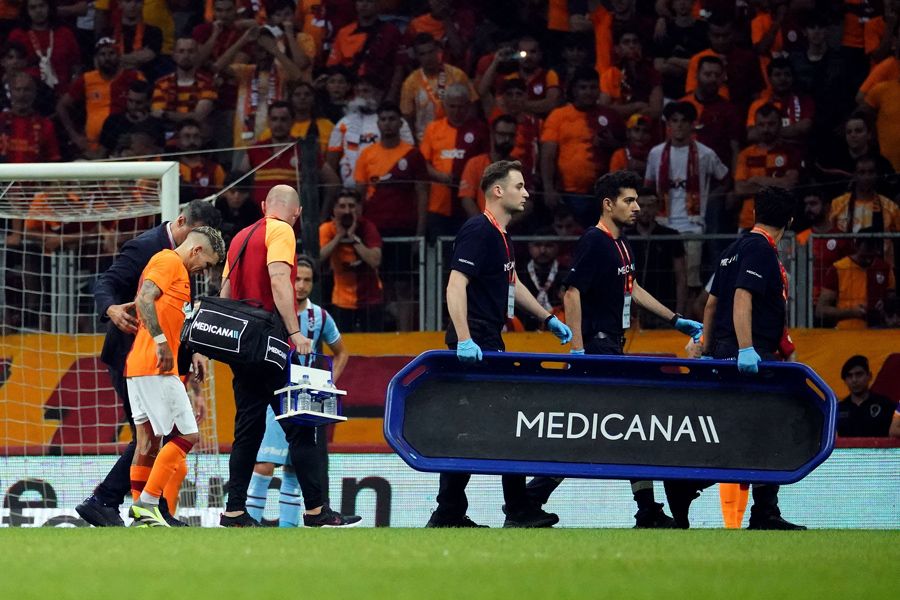 Montella'dan Dursun Özbek'e 10 milyon euro'luk kıyak! Galatasaray'dan Leicester City'e transfer oldu 17