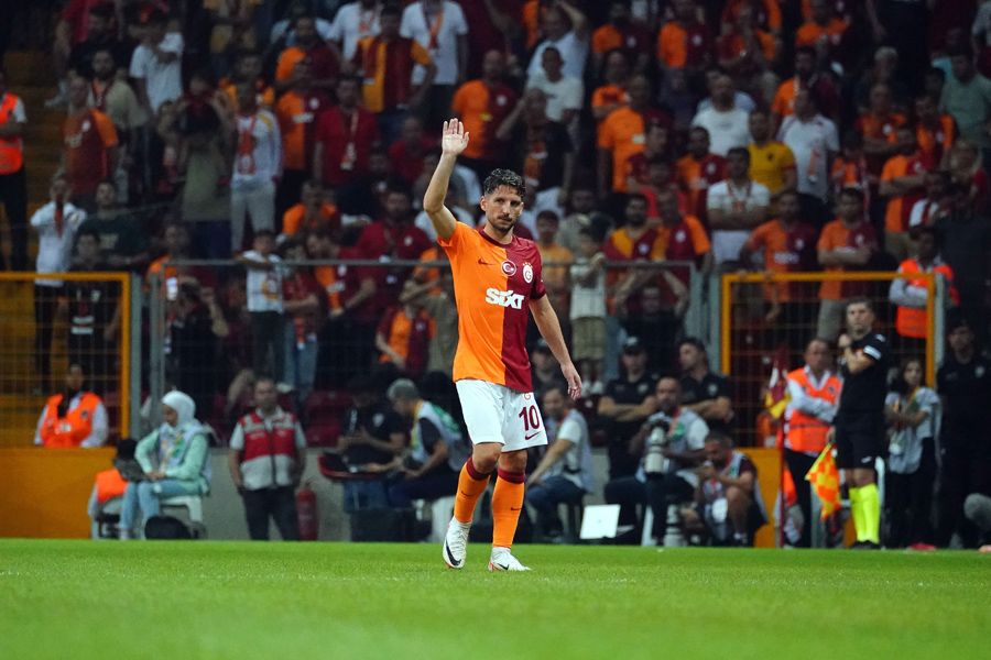 Montella'dan Dursun Özbek'e 10 milyon euro'luk kıyak! Galatasaray'dan Leicester City'e transfer oldu 18