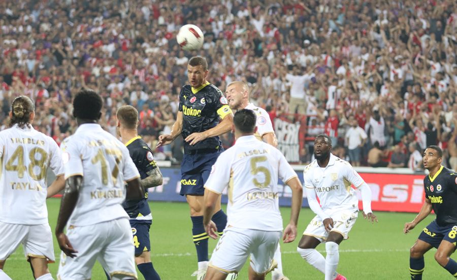 İsmail Kartal iki futbolcuyu yedek kulübesinde oturttu kıyamet koptu: Fantezi yapma hocam 5