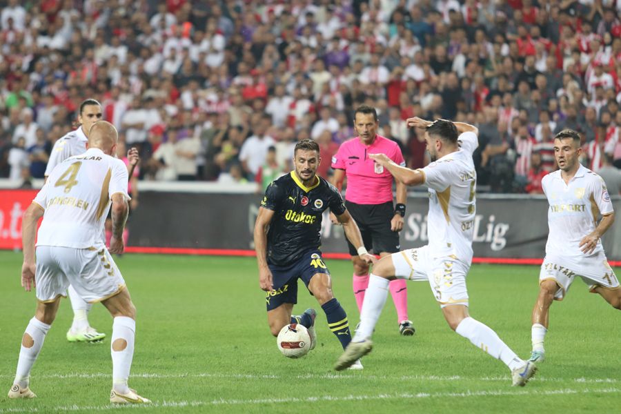 İsmail Kartal iki futbolcuyu yedek kulübesinde oturttu kıyamet koptu: Fantezi yapma hocam 6
