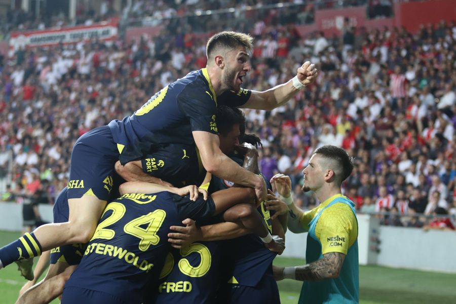 Ali Koç'tan Sergio Ramos misillemesi! Fenerbahçe Luan Peres'i satıp 20 kupalı stoperi transfer ediyor 6