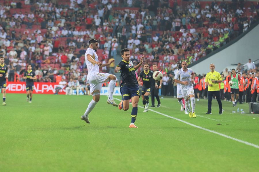 Fenerbahçe'de art arda ayrılıklar... Altay Bayındır'dan sonra iki yıldız da Samandıra'dan ayrılıyor 11
