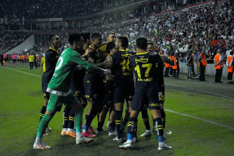 Ali Koç kariyerinde 2 defa kulüpsüz kalan orta sahayı Fenerbahçe'ye getiriyor 4