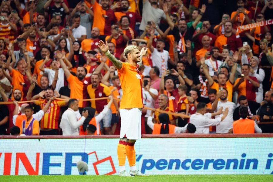 Vallahi billahi Nelsson ile Abdülkerim Bardakcı Şampiyonlar Ligi stoperi değildi Galatasaray'ın yeni transferi hayırlı olsun 9