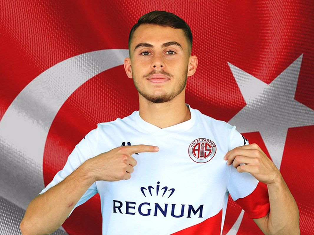 Okan Buruk Bülent Korkmaz'ın prensini istedi! İşte Galatasaray'ın peşine düştüğü yerli sağ bek 15