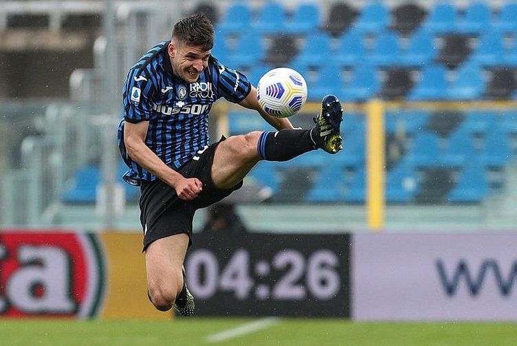 Merih Demiral Şenol Güneş'in stoper kangrenini çözdü! 5 milyon euro'ya... 13