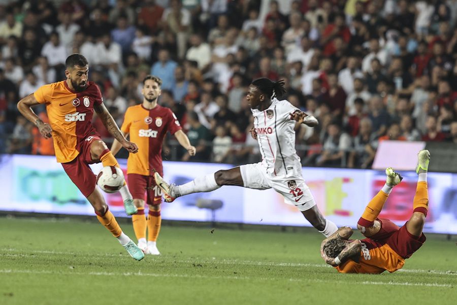 Okan Buruk'a Zaha & Ziyech depremi! Ne Kopenhag maçında oynayacaklar ne Beşiktaş derbisinde 2