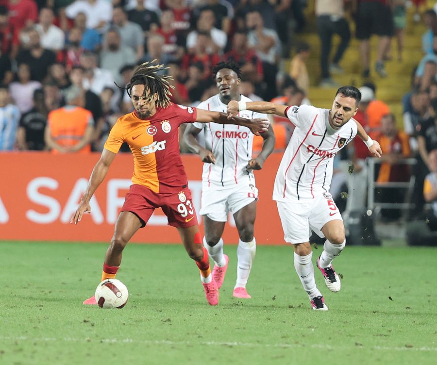 Okan Buruk'a Zaha & Ziyech depremi! Ne Kopenhag maçında oynayacaklar ne Beşiktaş derbisinde 9