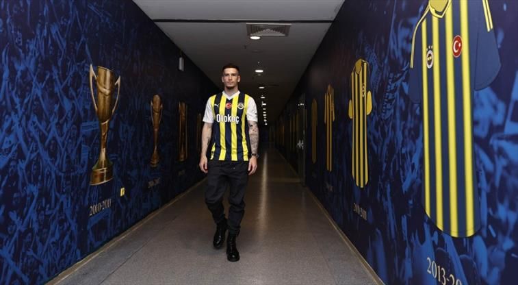 Ali Koç İsmail Kartal'a sormadan transfer yaptı yıldız futbolcu kadro dışı kaldı 5