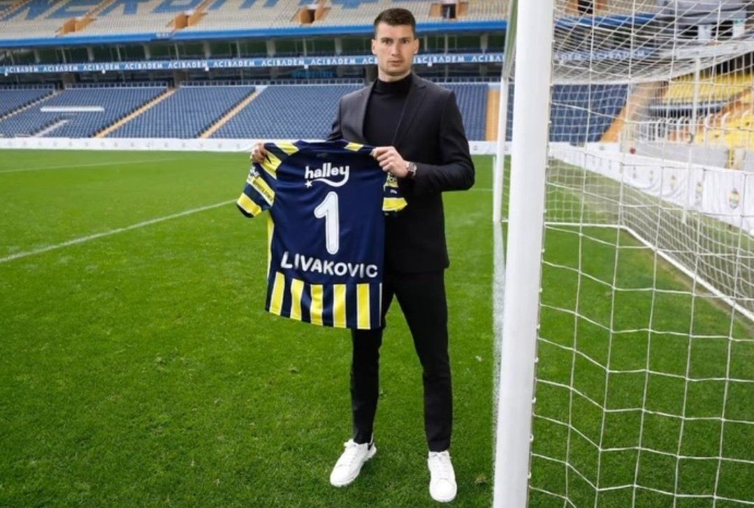 Ali Koç İsmail Kartal'a sormadan transfer yaptı yıldız futbolcu kadro dışı kaldı 10