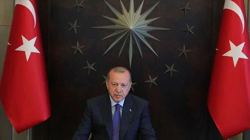 Kabine bugün yoğun gündemle toplanıyor! Soçi zirvesi, ekonomide Orta Vadeli Program, gençlere vergisiz telefon... 4