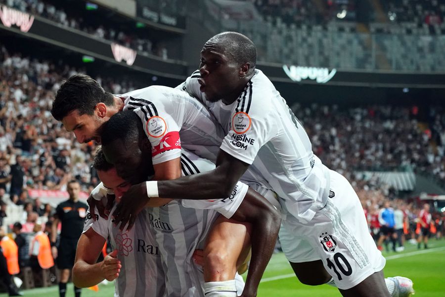 Ahmet Nur Çebi ve Şenol Güneş'i istifaya götürecek 2 ayrılık! Aboubakar'ın yarısı kadar almıyorlar 13
