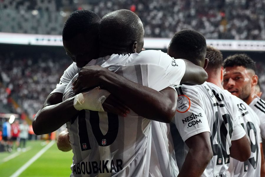 Ahmet Nur Çebi ve Şenol Güneş'i istifaya götürecek 2 ayrılık! Aboubakar'ın yarısı kadar almıyorlar 14
