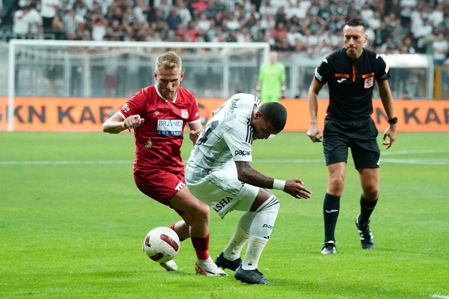 Ahmet Nur Çebi ve Şenol Güneş'i istifaya götürecek 2 ayrılık! Aboubakar'ın yarısı kadar almıyorlar 15