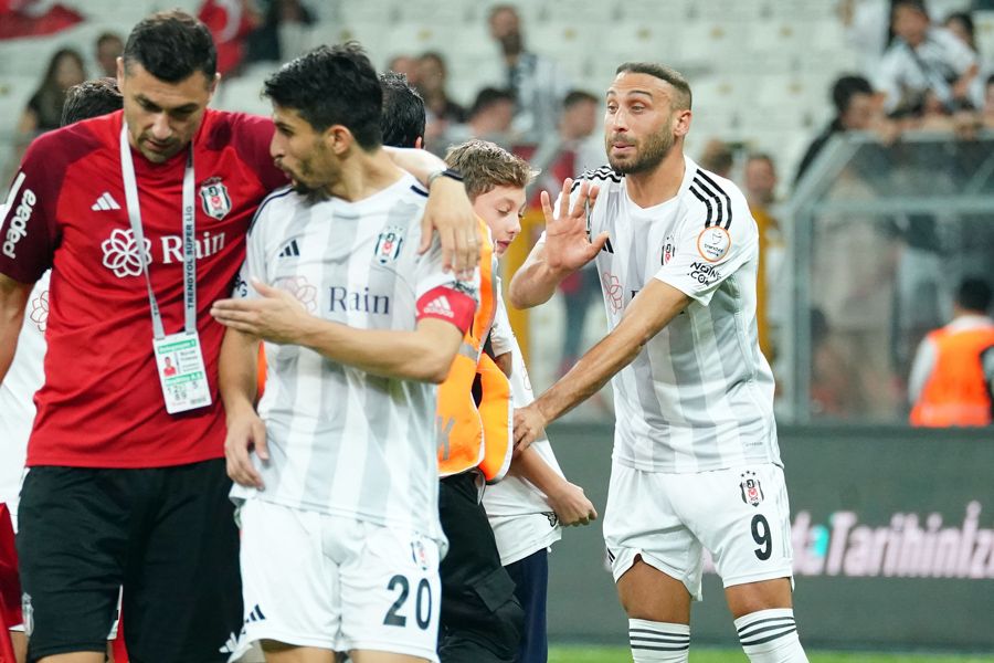 Ahmet Nur Çebi ve Şenol Güneş'i istifaya götürecek 2 ayrılık! Aboubakar'ın yarısı kadar almıyorlar 9