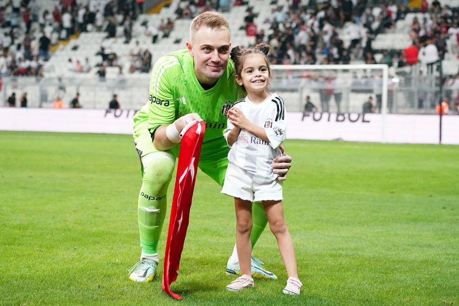 Ahmet Nur Çebi ve Şenol Güneş'i istifaya götürecek 2 ayrılık! Aboubakar'ın yarısı kadar almıyorlar 11