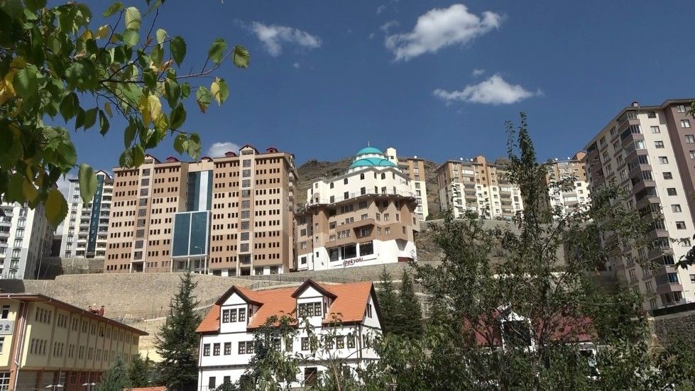 Gümüşhane’deki 6 katlı apartman camiyi gören bir daha bakıyor: "Müteahhit günahlarını affettirmek için yaptı" 2