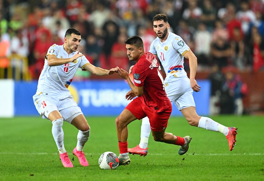 Stefan Kuntz Hakan Çalhanoğlu ve Orkun Kökçü'den korktu Hamit Altıntop ortadan kayboldu 10