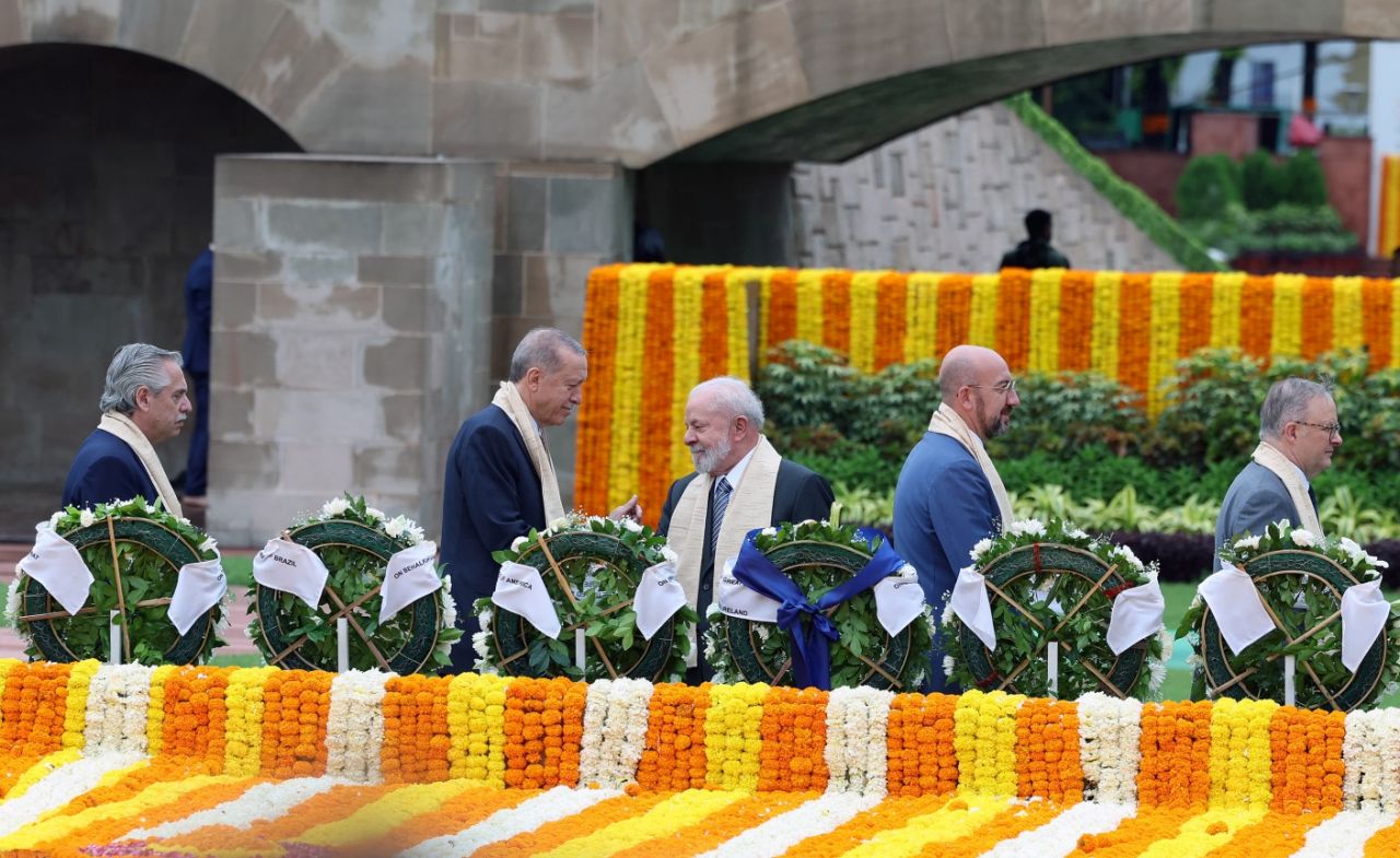 Cumhurbaşkanı Erdoğan, Mahatma Gandhi'nin anıt mezarını ziyaret etti 5