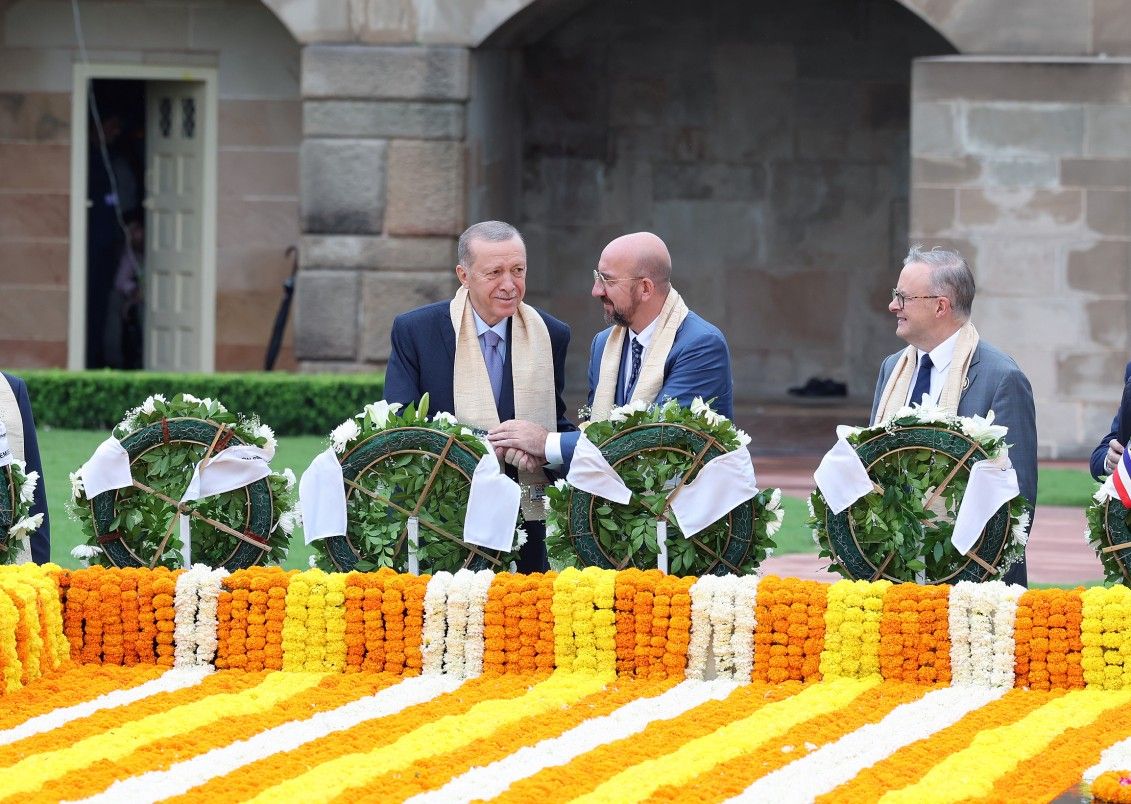 Cumhurbaşkanı Erdoğan, Mahatma Gandhi'nin anıt mezarını ziyaret etti 1