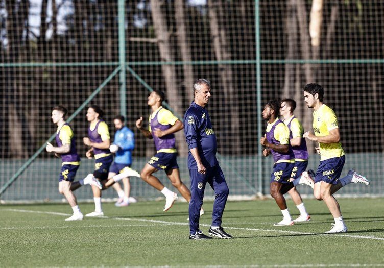 Ali Koç Merve Çetin'in özel tezahürat yaptığı yıldızı transfer ediyor! 11