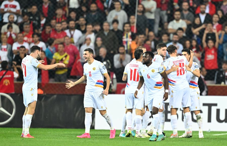 Abdullah Avcı Riva'ya geldi 2 yıldız Kuntz gitsin diye tepki gösterdi 15