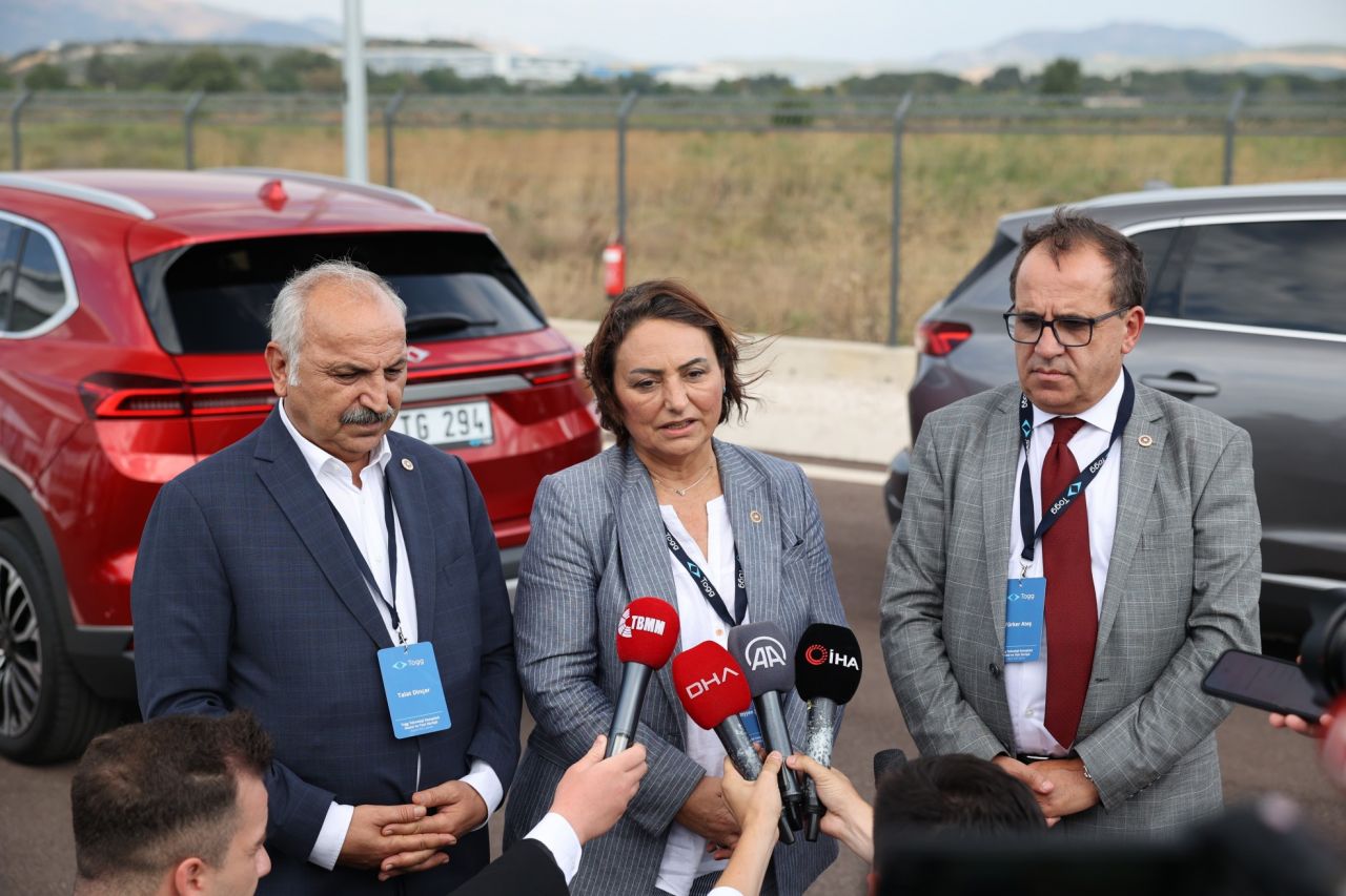 CHP'li vekiller Togg fabrikasını gezdi: Hayran kaldılar 2