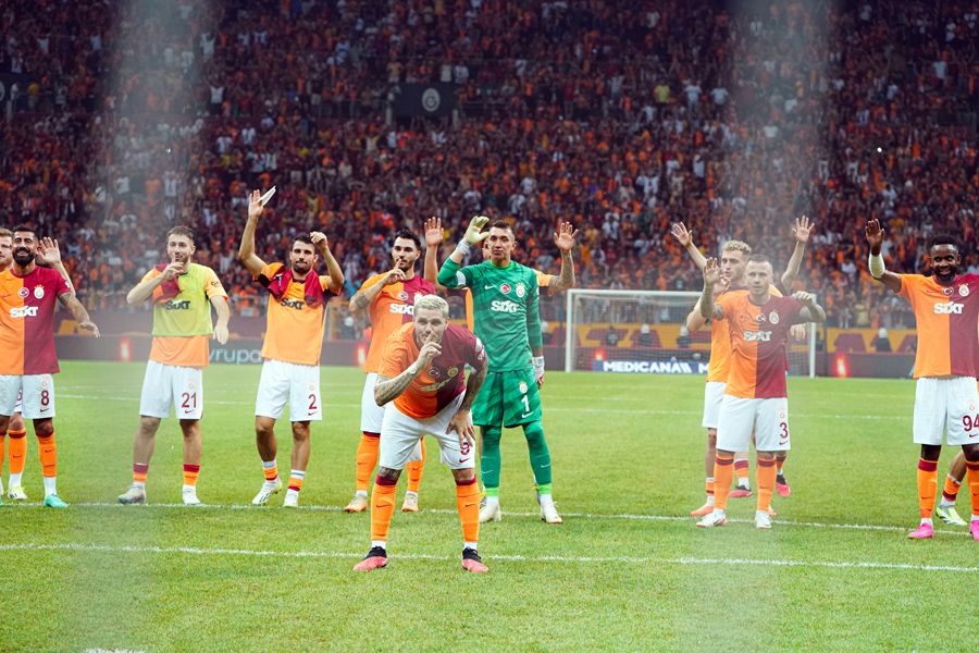 Okan Buruk Sarri belasıyla uğraşıyor! Hem Vecino'yu yâr etmedi hem de Galatasaray'ın yıldızını istedi 5