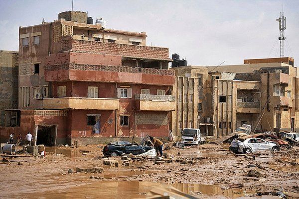 Libya'da sel felaketi: 3 bin kişi öldü, 7 bin kişi kayıp! MSB: İlk uçak bölgeye hareket etti 12