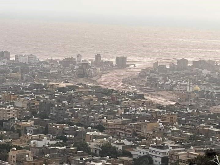 Libya'da sel felaketi: 3 bin kişi öldü, 7 bin kişi kayıp! MSB: İlk uçak bölgeye hareket etti 5