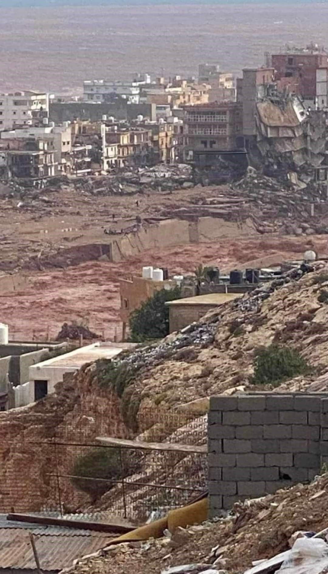 Libya'da sel felaketi: 3 bin kişi öldü, 7 bin kişi kayıp! MSB: İlk uçak bölgeye hareket etti 3