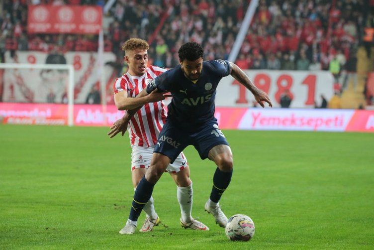 Erden Timur yeni Gökhan Gönül'ü buldu! 3 milyon euro'dan aşağı inerlerse transfer bitecek 8