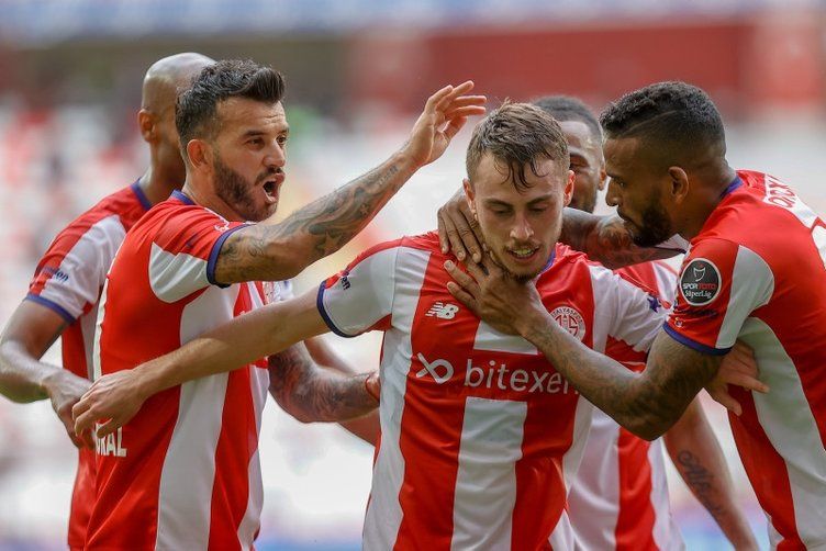 Ali Koç'a Diego Rossi'den 6 numara müjdesi! 'Başkanım gelmeye hazır' 6