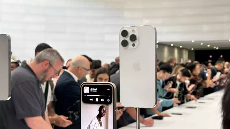 Apple, iPhone 15 serisini resmen tanıttı! İşte Türkiye fiyatı... 20