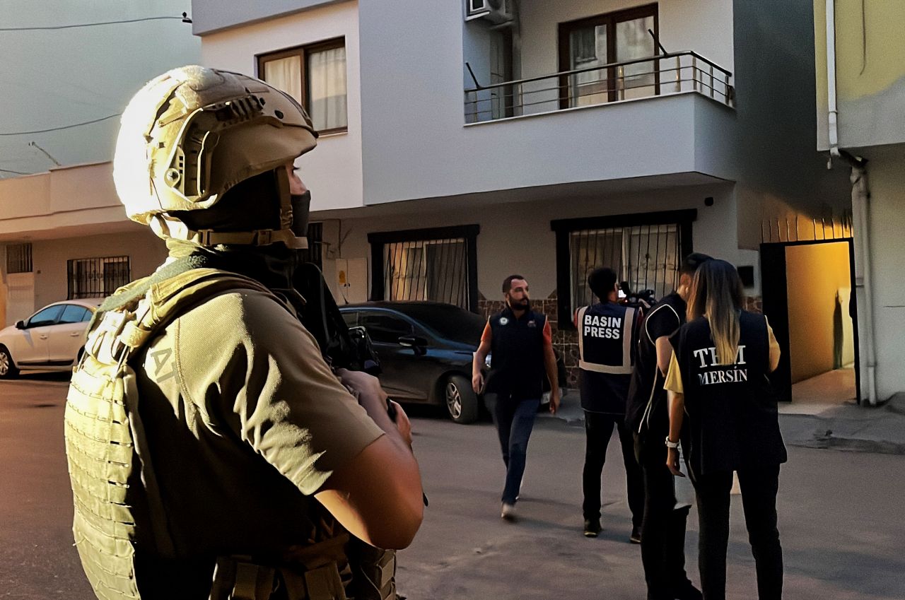 Mersin'de PKK, DEAŞ ve FETÖ'ye eş zamanlı şafak operasyonu! 3