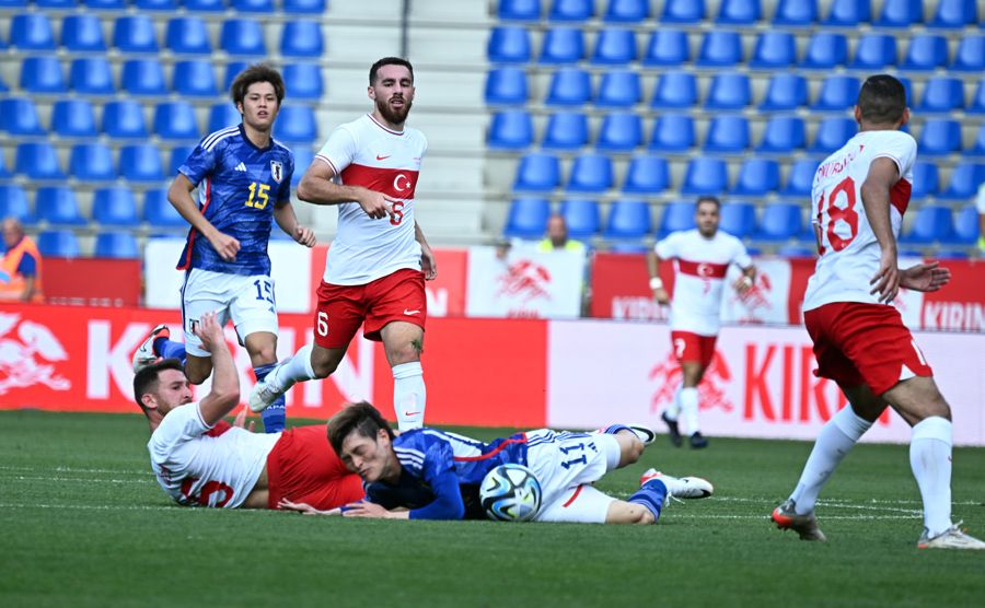 Okan Buruk Stefan Kuntz'un yanına gönderdi yıldız futbolcu milli takımı bırakıp Florya'ya geldi! 15