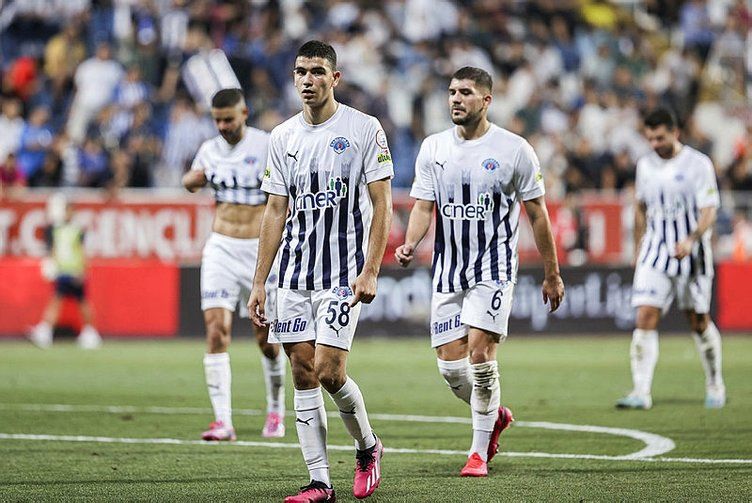 Fatih Terim'i 3 ayda çileden çıkaran 27 milyon euro'luk yıldızı Stanojevic kaptı 14