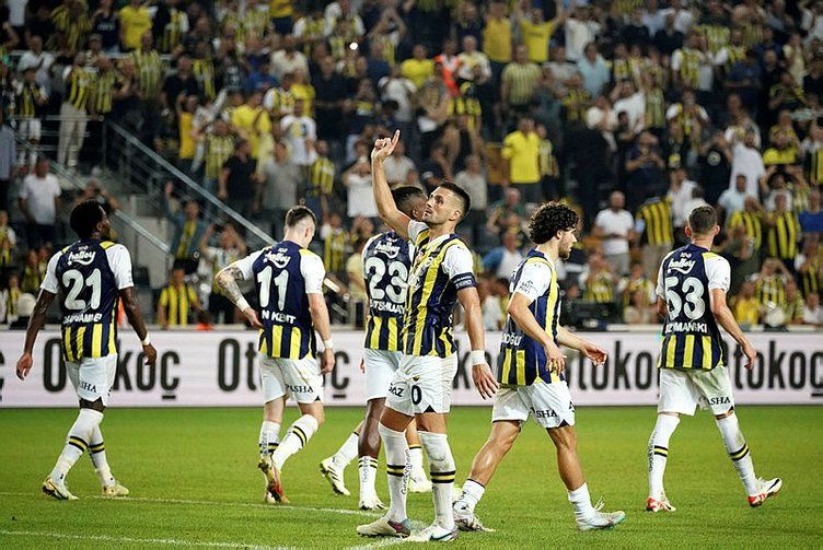 Aziz Yıldırım'ın İsmail Kartal'a yaptığının aynısını dün de Ali Koç yaptı! Tepki çeken son 3