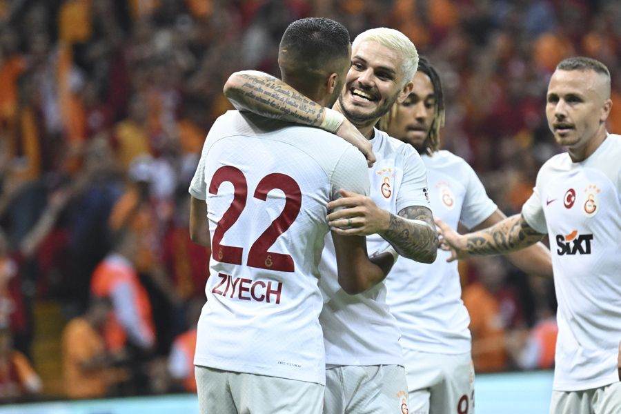 Angelino, Tete derken Okan Buruk'tan yıldız futbolcuya Şampiyonlar Ligi neşteri! 9
