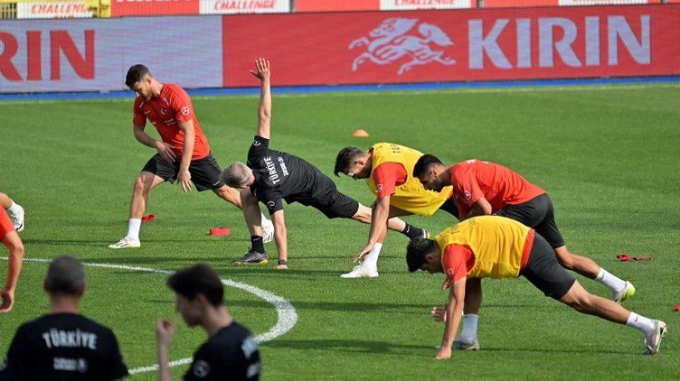 Hakan Çalhanoğlu, Uğurcan Çakır ve Cengiz Ünder'den Stefan Kuntz'a operasyon! 5