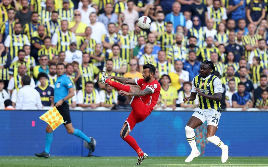 Vitor Pereira ile Erol Bulut da böyle gitti hocam! İsmail Kartal Zajc yüzünden 2 yıldızı yaktı 4