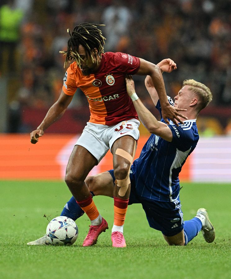 Galatasaray'da Kopenhang maçı öncesi ayrılık: Okan Buruk'la ipleri tamamen koparmış 10