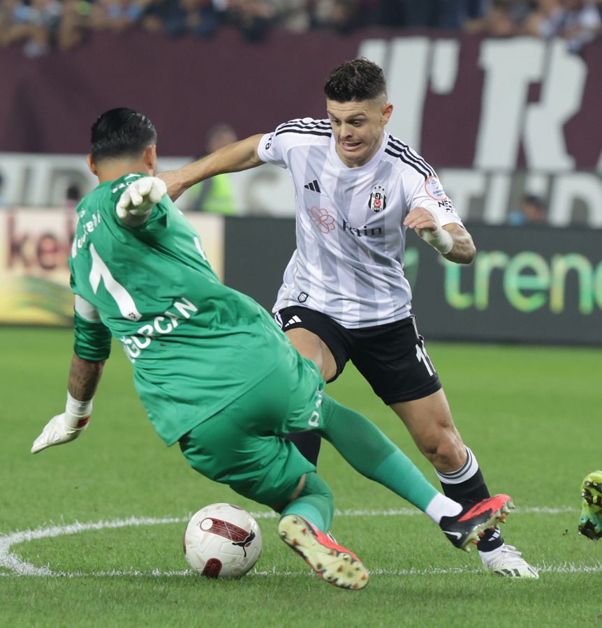 Erden Timur ve Sacha Boey Şenol Güneş'i yaktı! Beşiktaş'ta 5 M.€'luk hayal kırıkığı 12