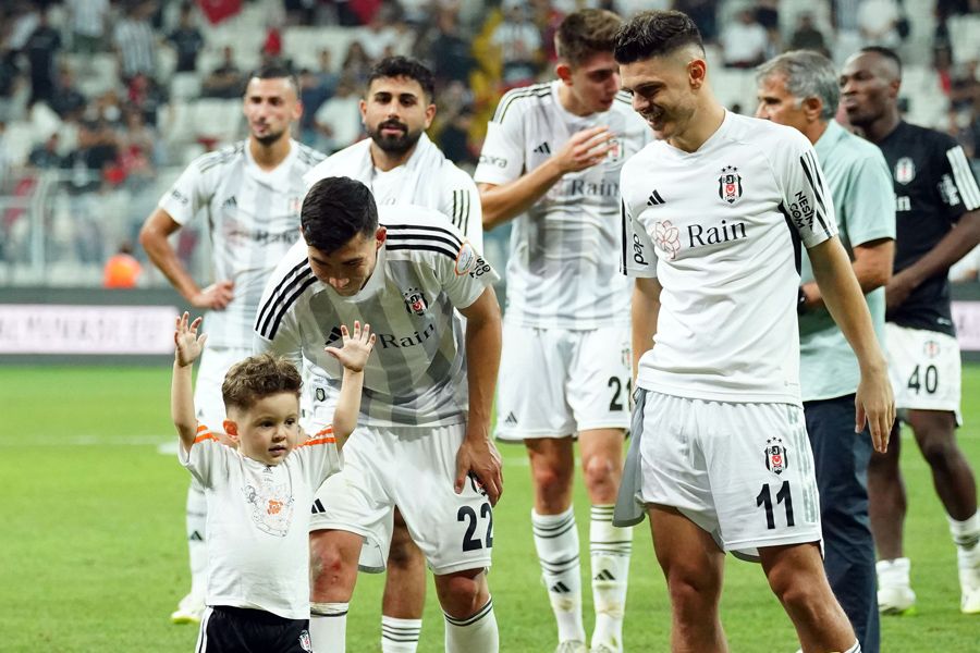 Erden Timur ve Sacha Boey Şenol Güneş'i yaktı! Beşiktaş'ta 5 M.€'luk hayal kırıkığı 4