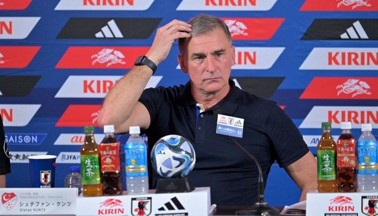 Ali Koç'u elinin tersiyle iten 63 yaşındaki teknik direktör Mehmet Büyükekşi ile görüşmelere başladı 2